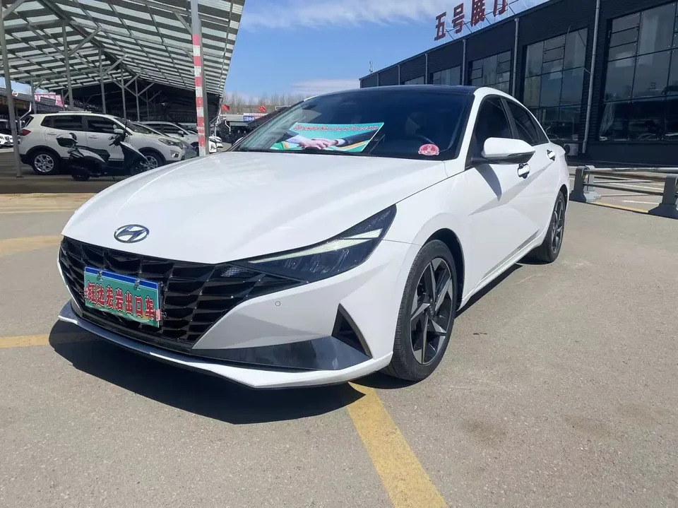 Hyundai Elantra 2022