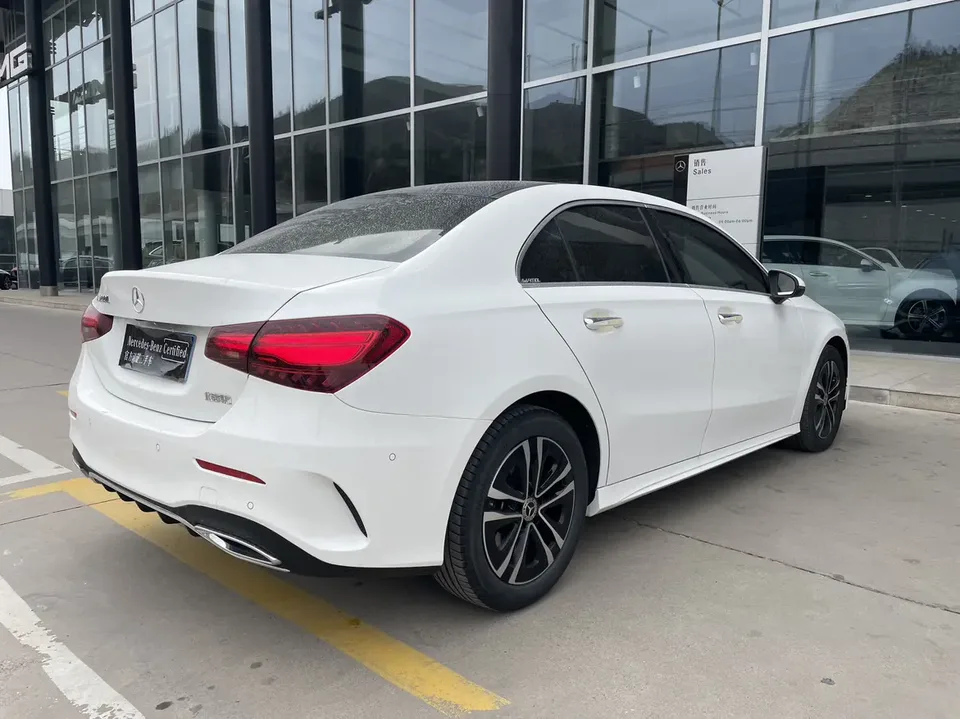 Mercedes-Benz Mercedes Benz A Class Mercedes-Benz A-Class 2024 A 200 L Dynamic Edition 2024 — миниатюра 2