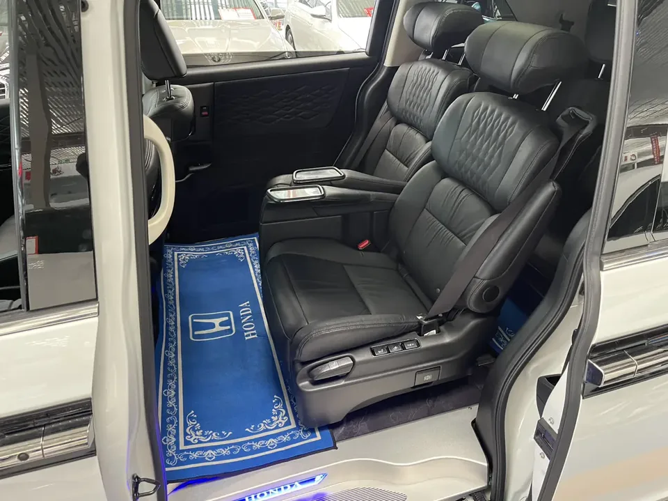 Honda Elysion Alison 2022 Alison 2022 2.0L hybrid luxury version 2023 — thumbnail 4