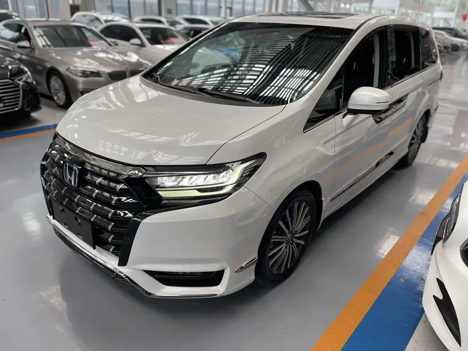 Honda Elysion Alison 2022 Alison 2022 2.0L hybrid luxury version 2023 — photo 1, buy with delivery to Moscow