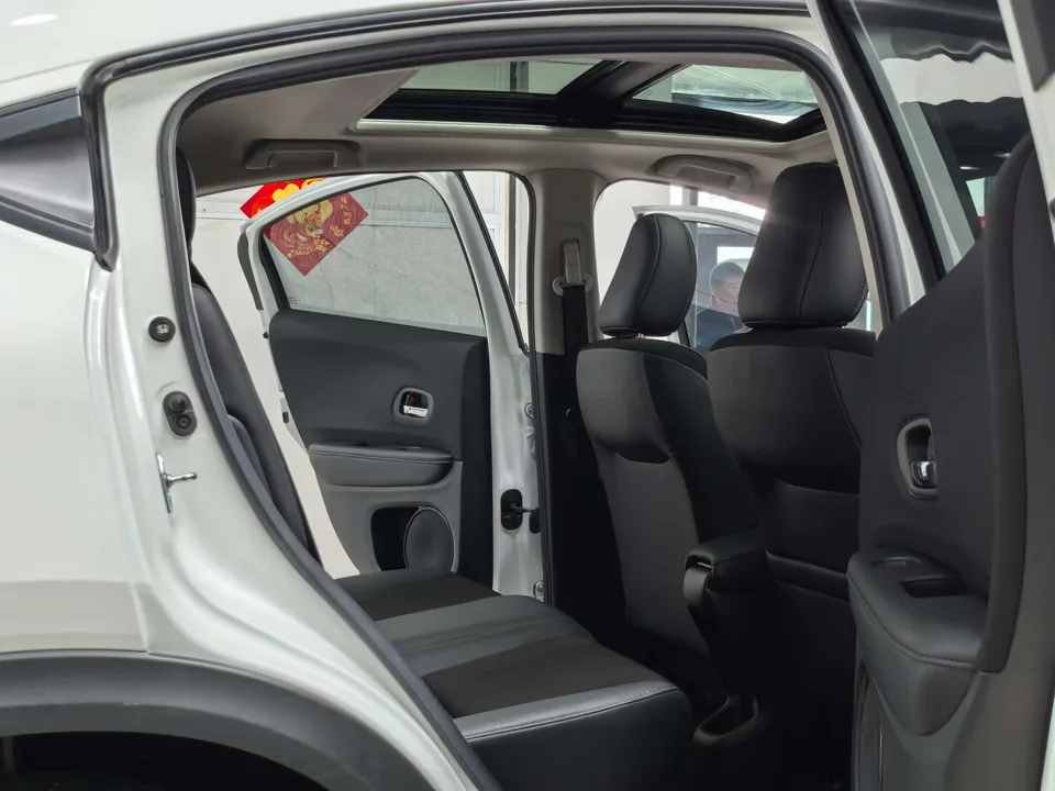 Honda VEZEL 1.5L CVT Pioneer Edition 2022 — миниатюра 3