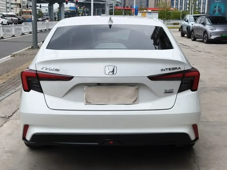 Honda Integra 240TURBO CVT Deluxe Edition 2024 — миниатюра 2