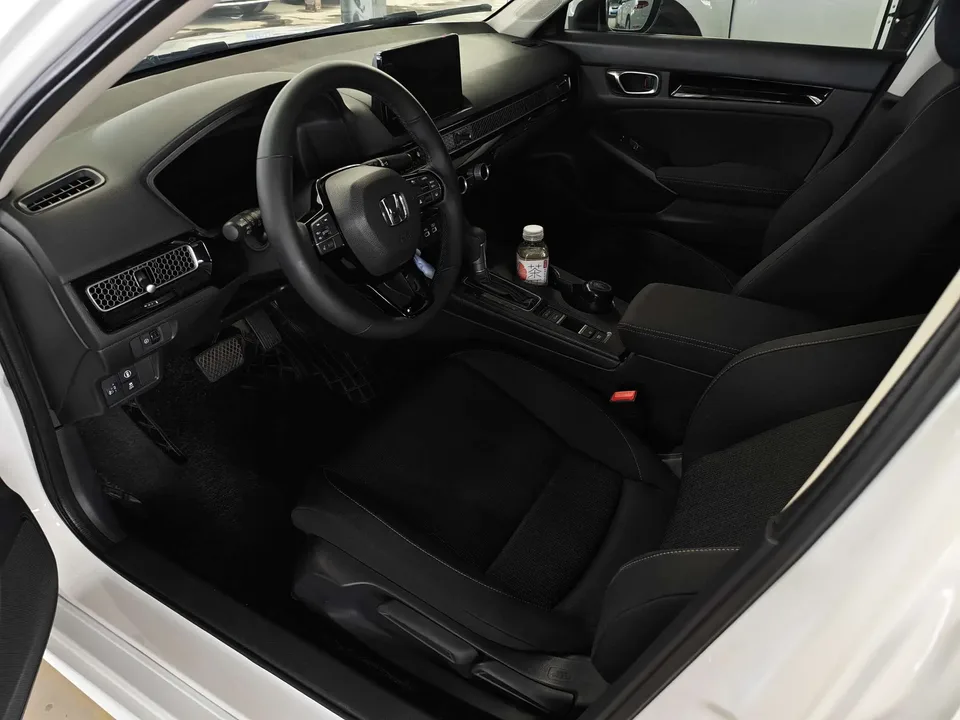 Honda CIVIC Civic 240TURBO CVT Dynamic C-position Customer Special Edition 2023 — миниатюра 5
