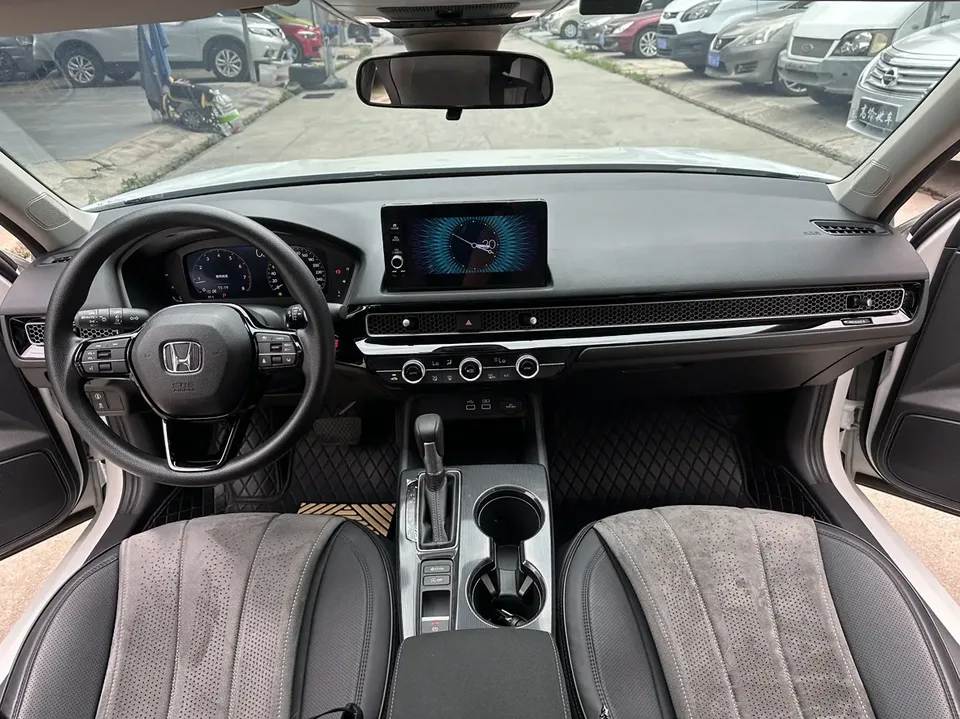 Honda CIVIC Civic 240TURBO CVT Dynamic C-position Customer Special Edition 2024 — миниатюра 3