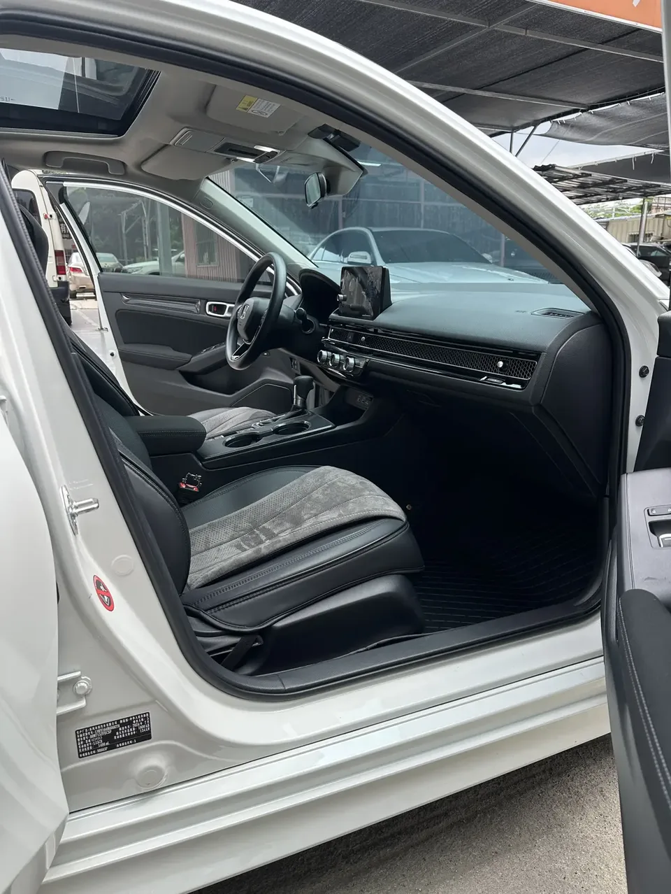 Honda CIVIC Civic 240TURBO CVT Dynamic C-position Customer Special Edition 2024 — миниатюра 5