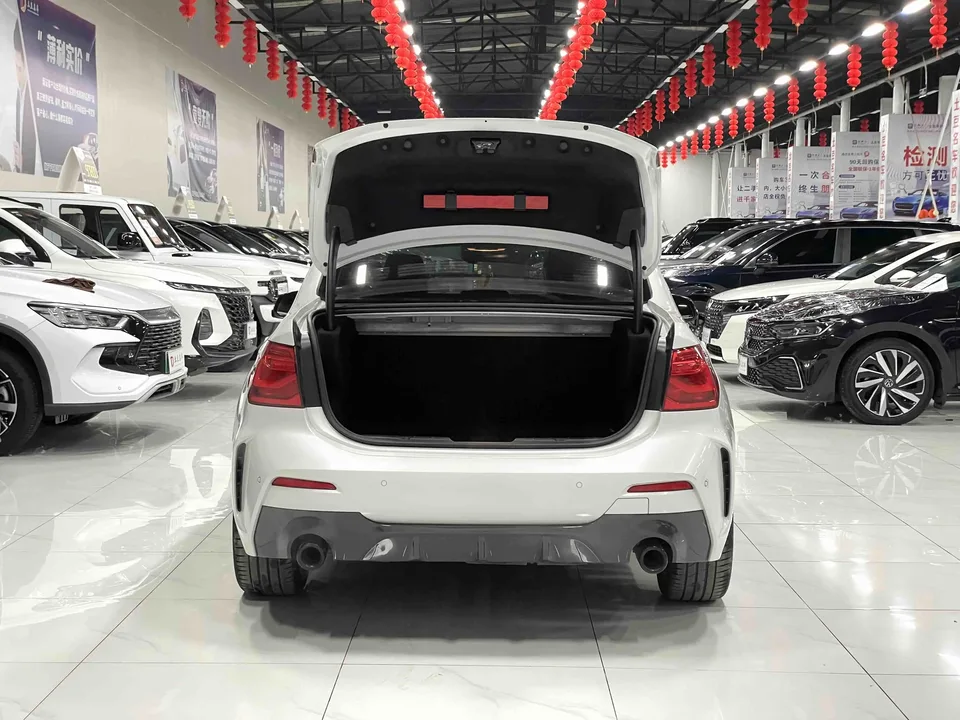 BMW 1 Series BMW 1 Series 2021 120i M Sport Night Edition 2022 — миниатюра 3