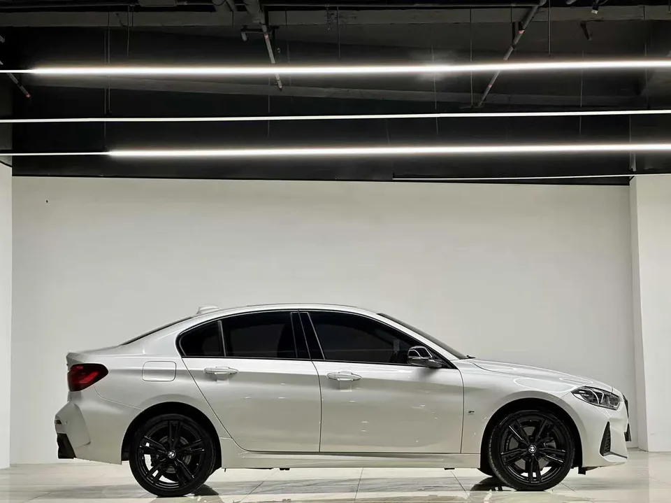 BMW 1 Series BMW 1 Series 2023 125i M Sport Night Edition 2023 — миниатюра 4