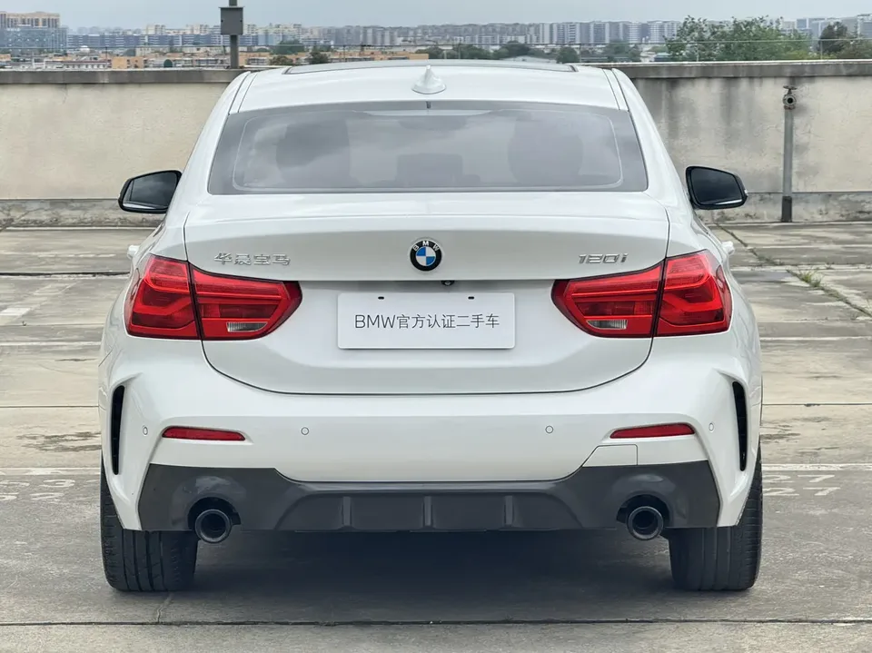 BMW 1 Series BMW 1 Series 2021 120i M Sport Night Edition 2022 — thumbnail 2