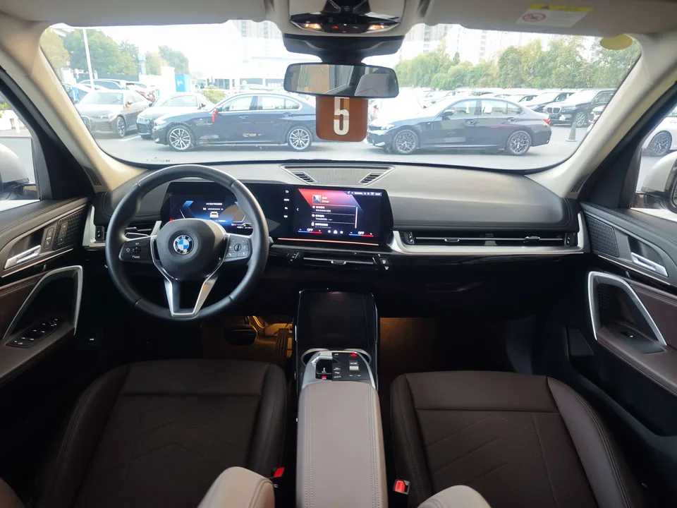 BMW X1 sDrive20Li X Design Package 2024 — миниатюра 5