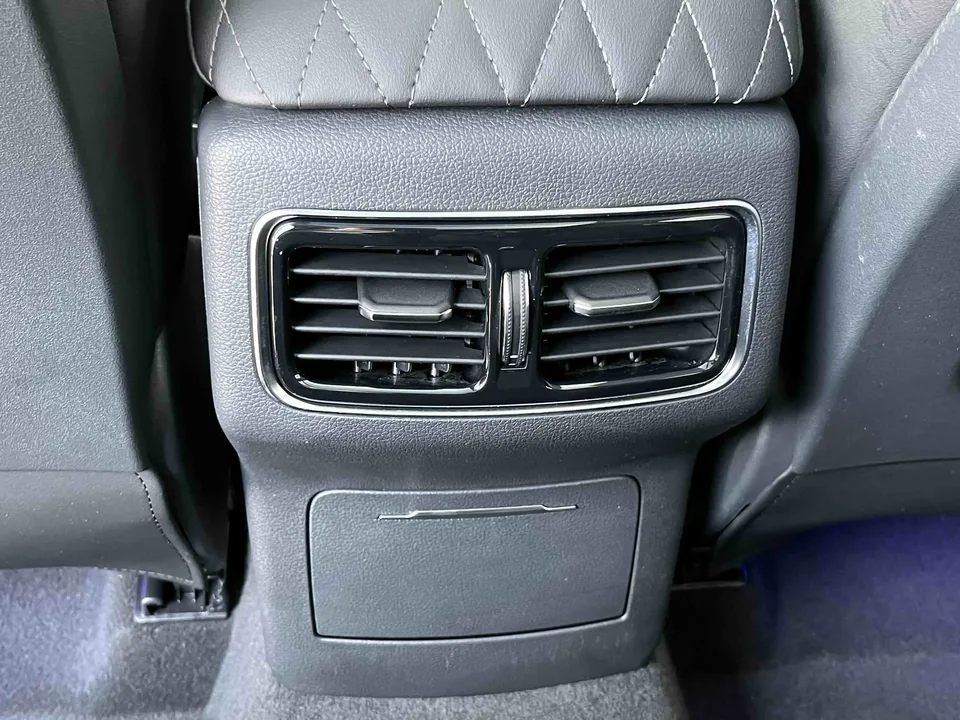 Hongqi HS5 Hongqi HS5 2022 2.0T Zhilian Flagship 4WD Edition 2023 — миниатюра 4