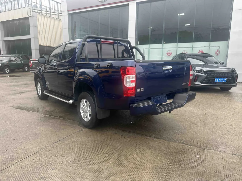 Isuzu RE-MAX Classic Ruimai 2.8T 2WD Diesel Standard Wheelbase Comfort Edition JE493 2025 — миниатюра 5