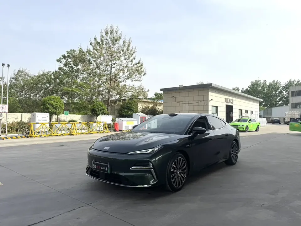 Geely Galaxy Star 8 PHEV 2025