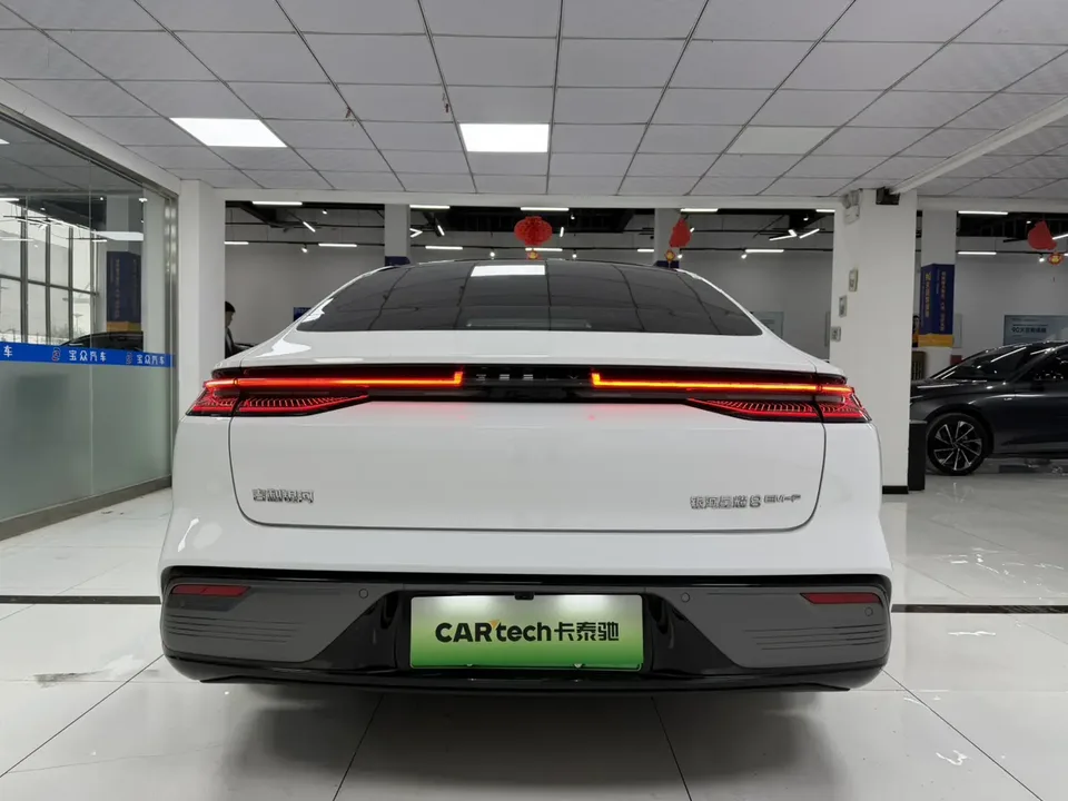 Geely Galaxy Star 8 PHEV 130km EM-P Starship Edition 2025 — миниатюра 2