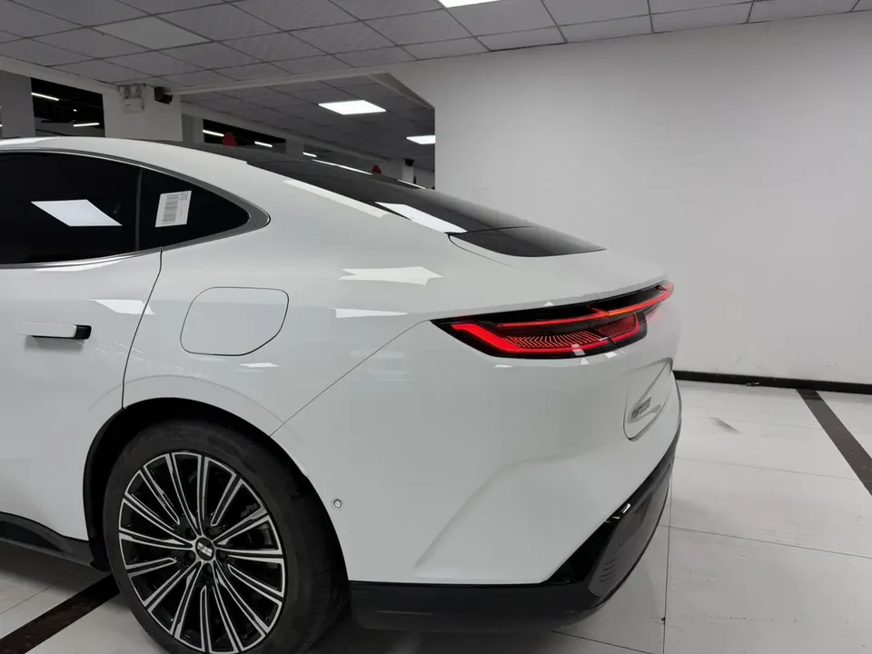 Geely Galaxy Star 8 PHEV 130km EM-P Starship Edition 2025 — миниатюра 3
