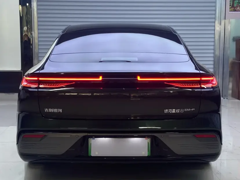 Geely Galaxy Star 8 PHEV 130km EM-i Flagship Edition 2025 — миниатюра 2