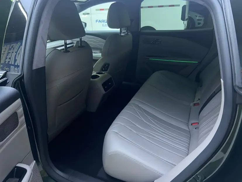 Geely Galaxy Star 8 PHEV 130km EM-i Flagship Edition 2025 — миниатюра 3