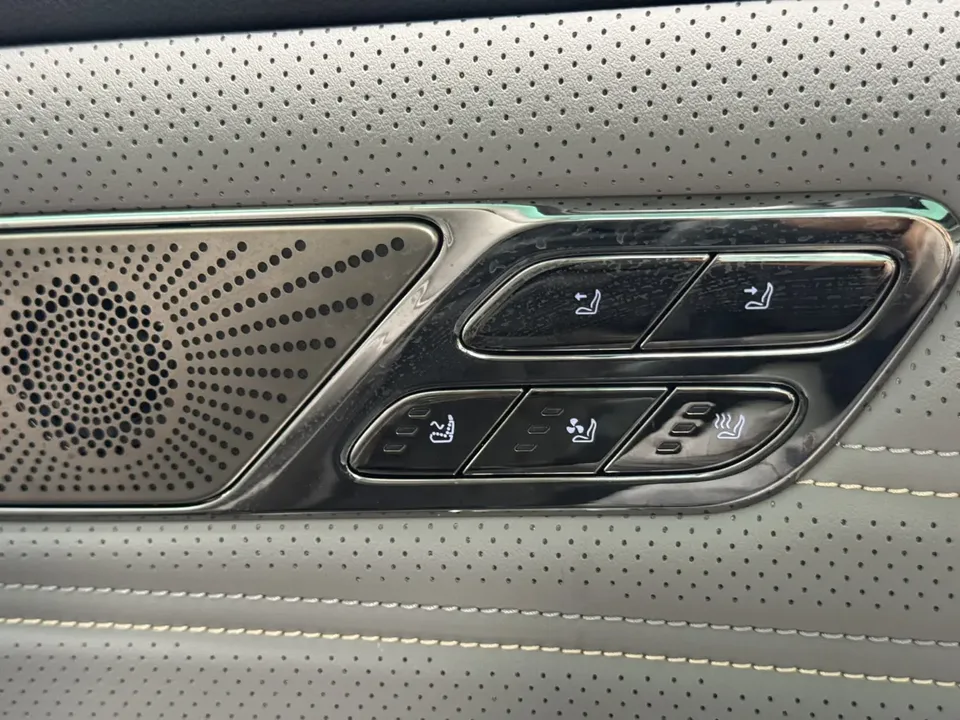 Geely Galaxy Star 8 PHEV Galaxy Star 8 PHEV 2025 130km EM-i Flagship Edition 2026 — thumbnail 4