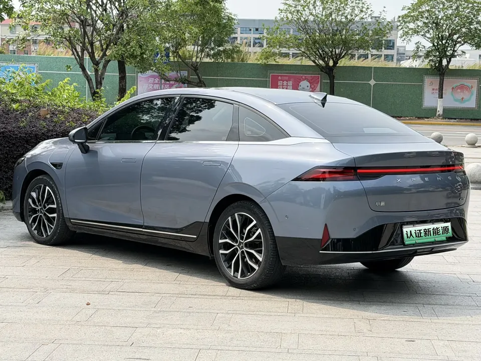 XPeng P5 model 460E+ 2023 — миниатюра 2