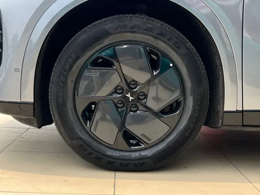 XPeng G6 625 Long-range Max Flagship Edition 2025 — миниатюра 2