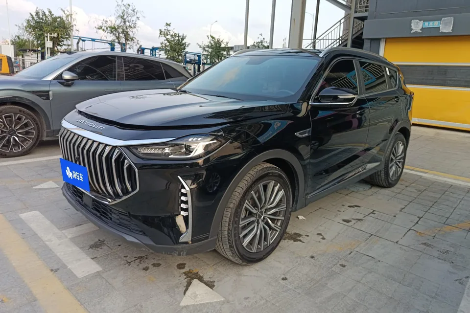 Jetour Jietu X70 PLUS Jietu X70 PLUS 2023 JETOUR X70 PLUS 2023 1.5T DCT Brave PLUS 5-seater 2024 — photo 1, buy with delivery to Moscow