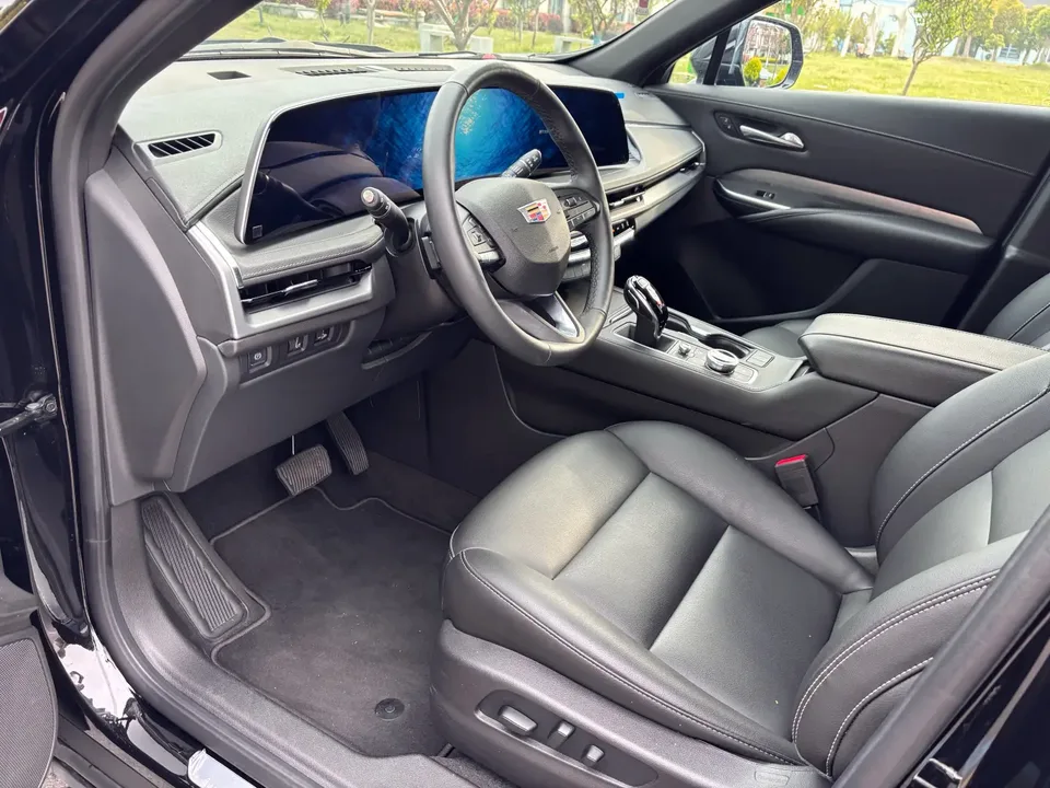 Cadillac XT4 Cadillac XT4 2024 28T 2WD Luxury 2024 — миниатюра 5