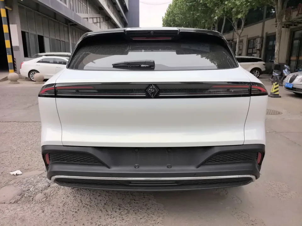 Baojun Yunhai PHEV model 140km plug-in hybrid version 2024 — миниатюра 2