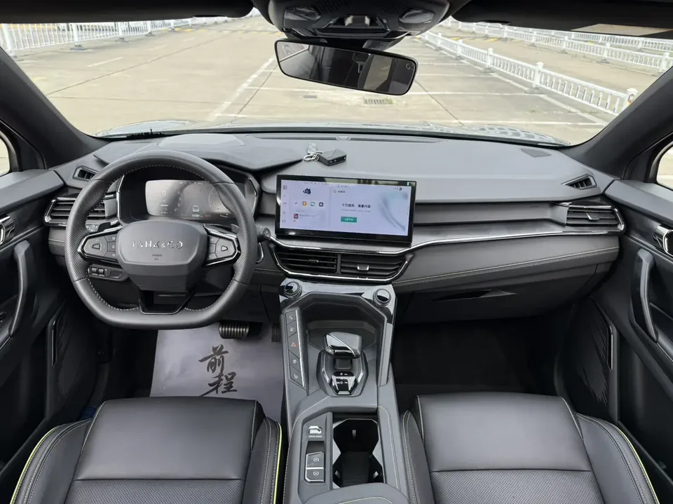 Lynk & Co 06 Lynk & Co 06 2023 Remix 1.5T Halo 2023 — миниатюра 4