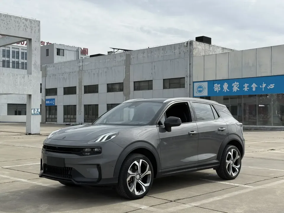 Lynk & Co 06 2023