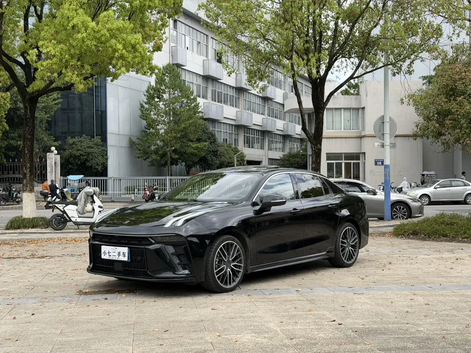 Lynk & Co 03 2022