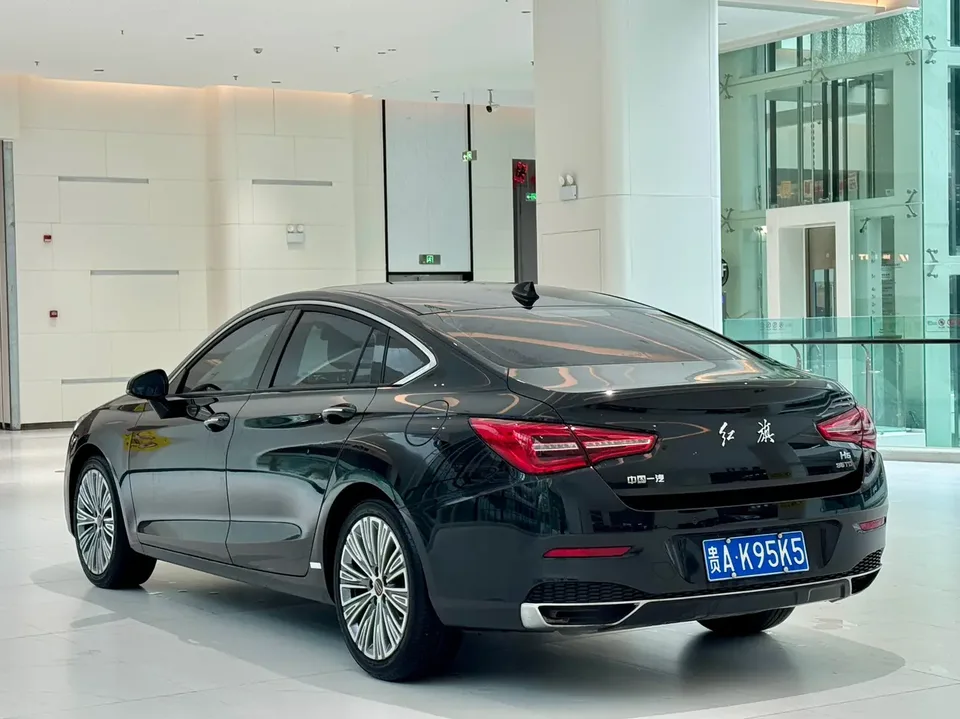 Hongqi H5 classic Hongqi H5 Classic 2022 1.8T Automatic Zhilian Qiyun Edition 2023 — миниатюра 2