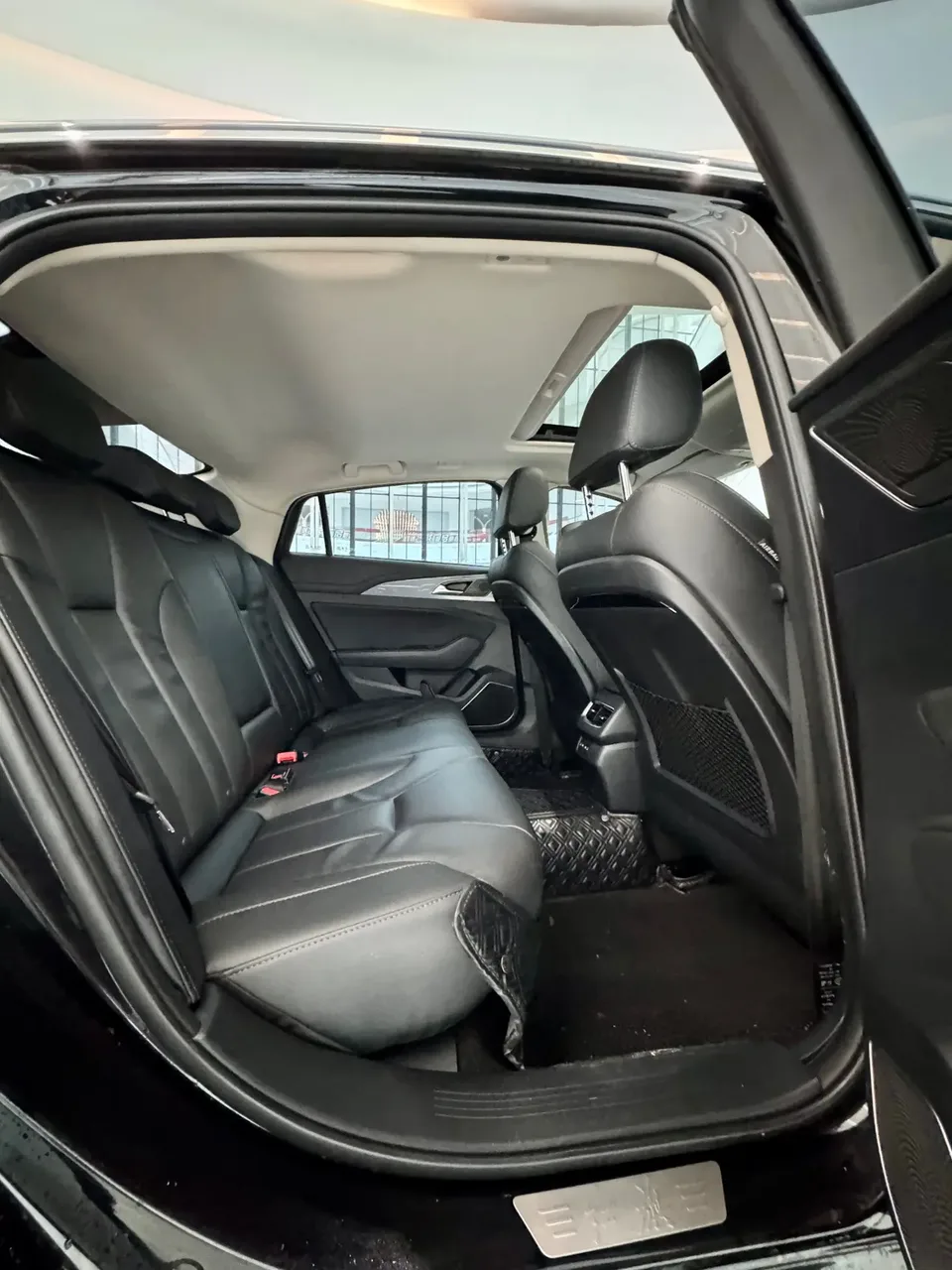 Hongqi H5 classic Hongqi H5 Classic 2022 1.8T Automatic Zhilian Qiyun Edition 2023 — миниатюра 3