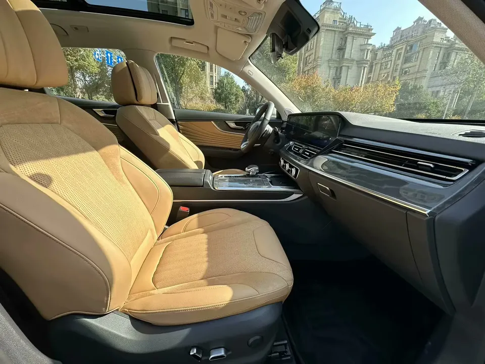 Hongqi HS5 2.0T 4WD Flagship Pro Edition 2024 — миниатюра 5