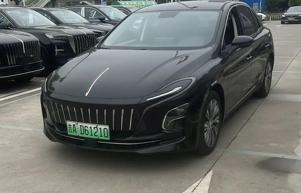 Hongqi E-QM5 2023