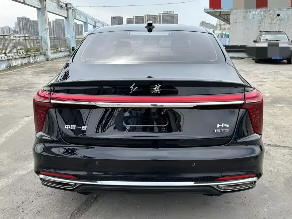 Hongqi H5 Hongqi H5 2023 1.5T DCT Zhilian Qiyun Edition 2023 — миниатюра 2