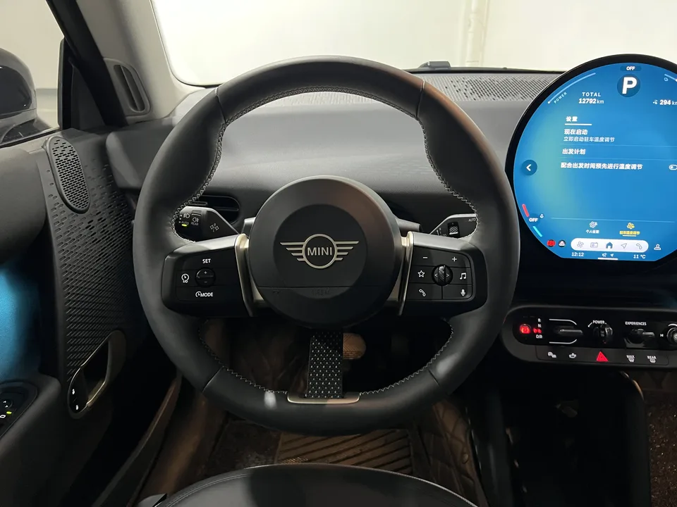 MINI electric COOPER COOPER E Classic 2024 — миниатюра 3