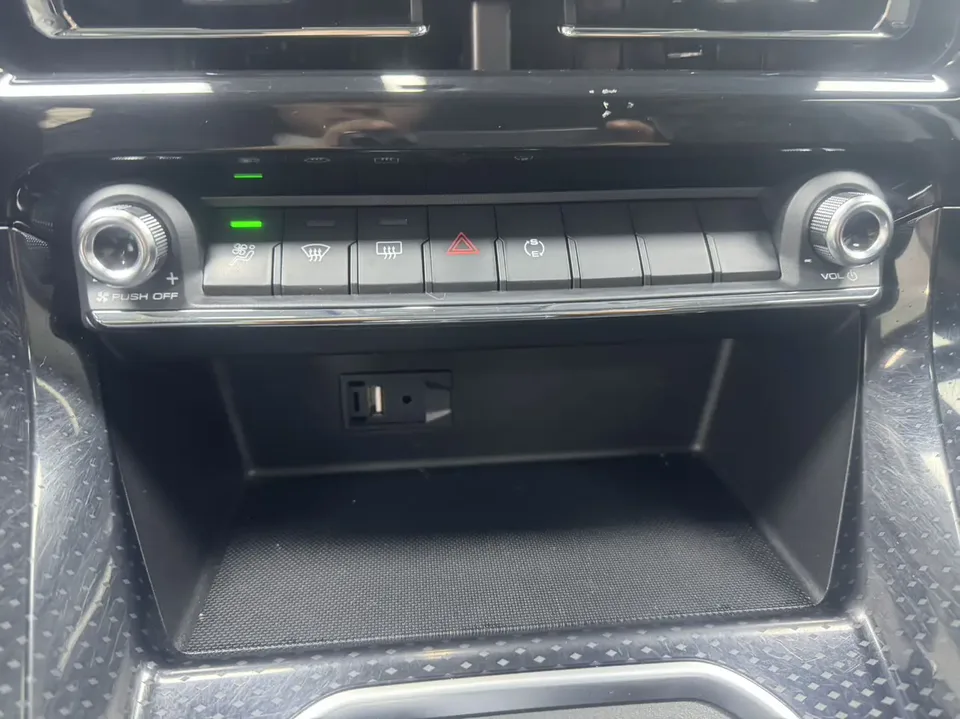 Haval M6 PLUS 1.5T DCT Luxury Smart Connected Edition 2022 — миниатюра 4