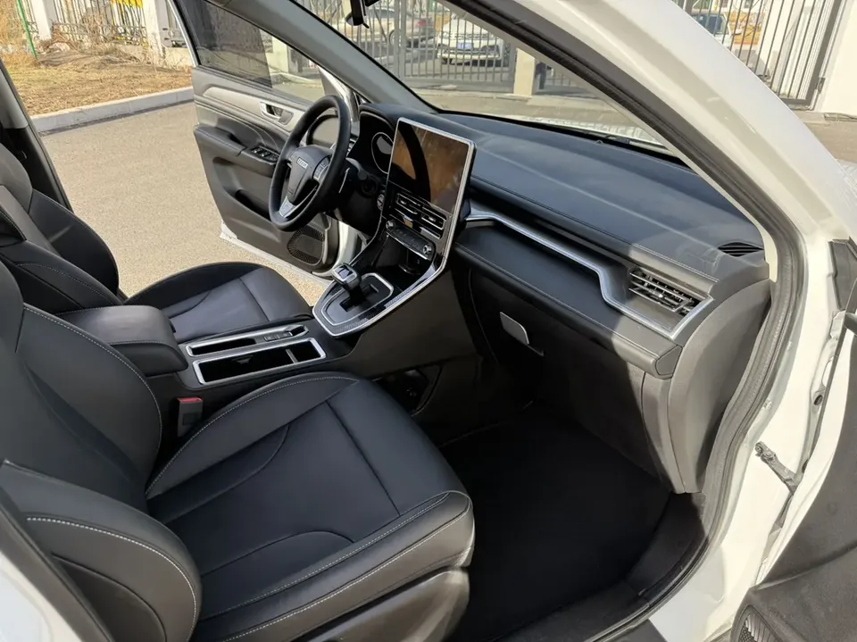 Haval M6 PLUS 1.5T DCT Luxury Smart Connected Edition 2023 — миниатюра 4