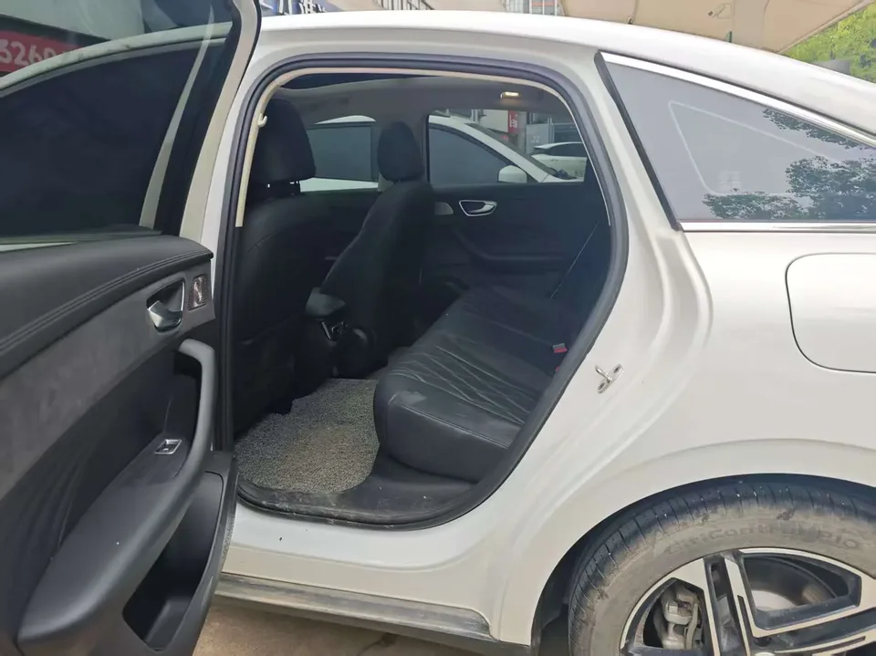 Roewe D7 DMH 125 Excellence Edition 2024 — миниатюра 3