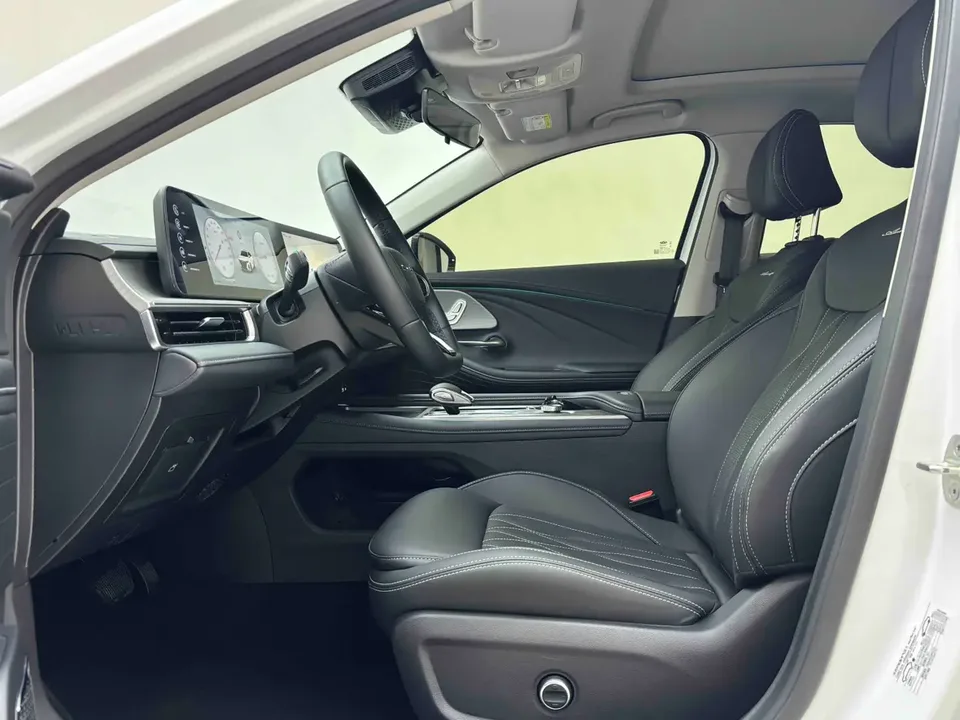 Chery Arrizo 8 1.6TGDI DCT Rui 2025 — миниатюра 5