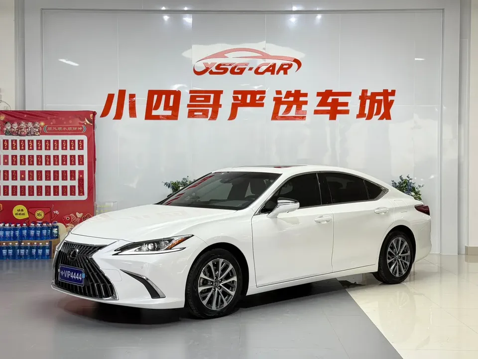 Lexus ES 2022