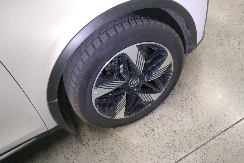 BYD Tang DM DM-i Champion Edition 112KM Premium Edition 2023 — миниатюра 2
