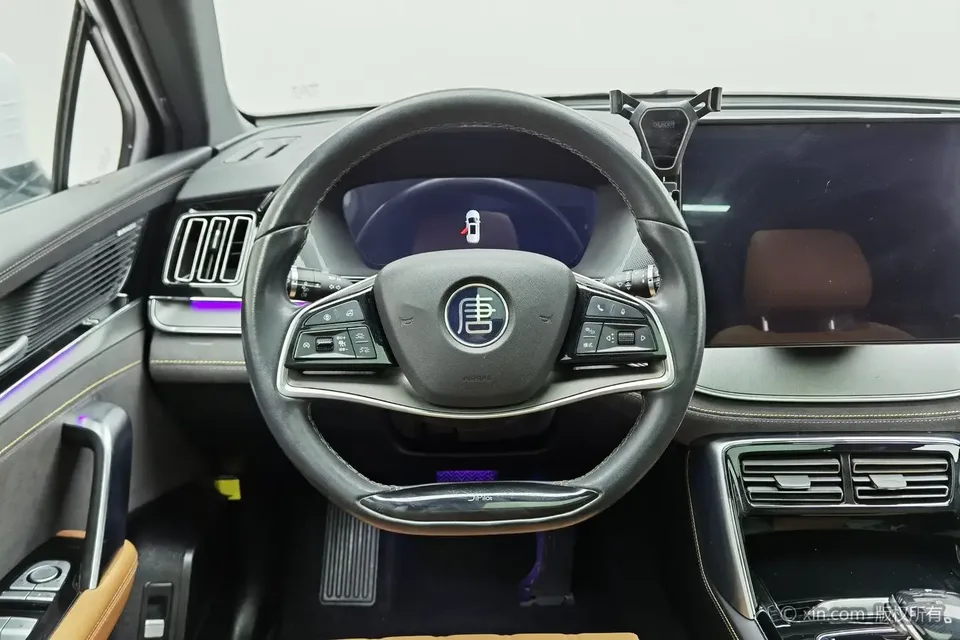 BYD Tang DM DM-i Champion Edition 112KM Prestige Edition 2023 — миниатюра 3