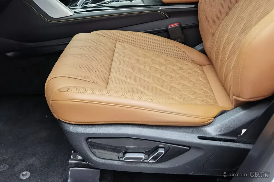 BYD Tang DM DM-i Champion Edition 112KM Prestige Edition 2023 — миниатюра 4