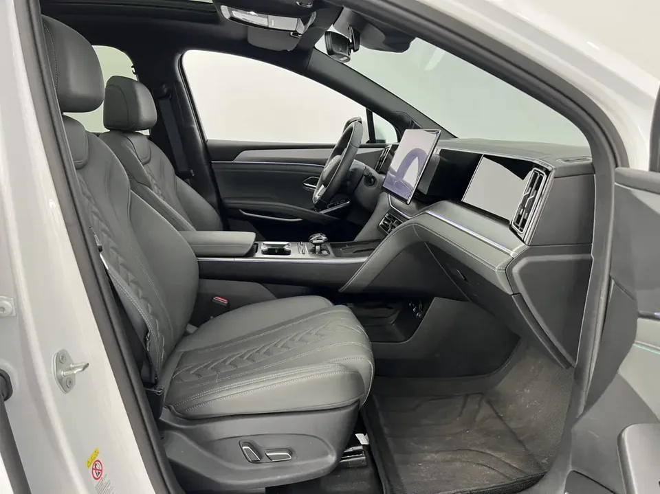 BYD Song L DM Intelligent Driving Edition DM-i 160KM Beyond Edition 2025 — миниатюра 4