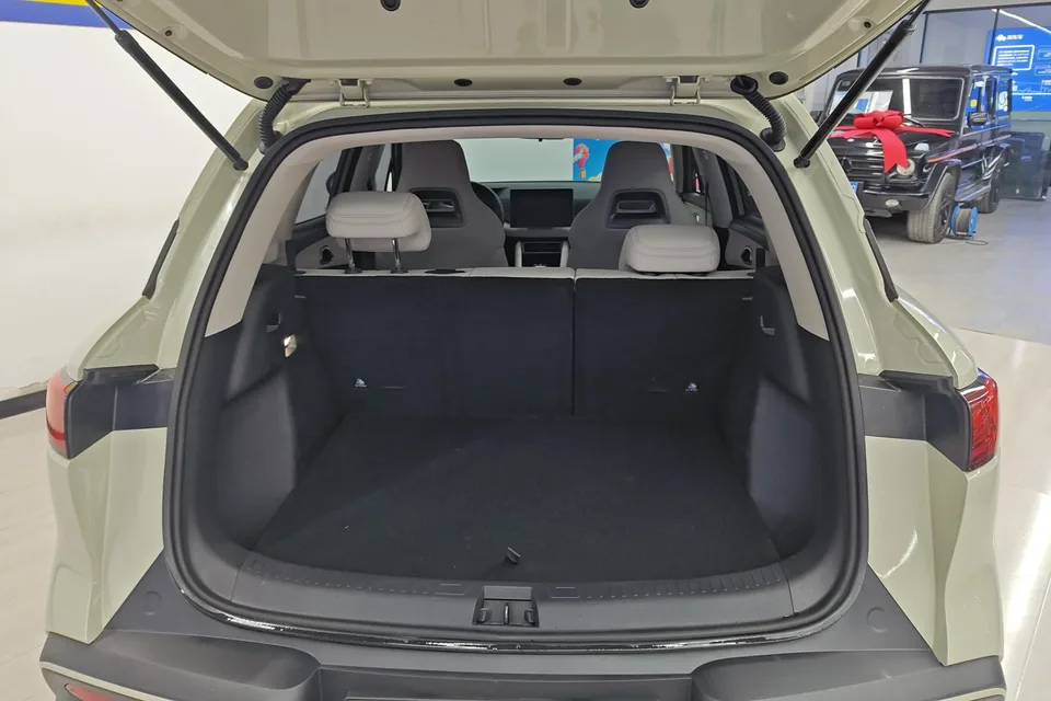 BYD Yuan Up 401KM Leading Model 2025 — миниатюра 4