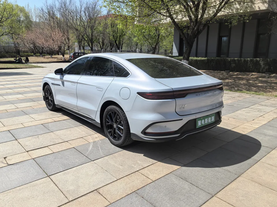 BYD Han DM DM-i Honor Edition 121KM Elite 2024 — миниатюра 4