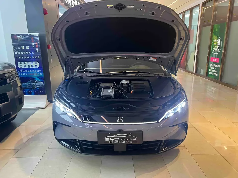 BYD Han DM Intelligent Driving Edition DM-i 125KM Premium Edition 2026 — миниатюра 2