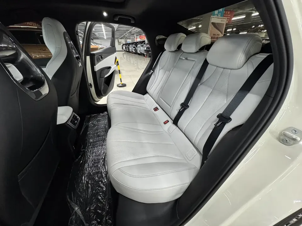 BYD Seal 06DM Intelligent Driving Edition DM-i 120KM Premium Edition 2025 — миниатюра 3