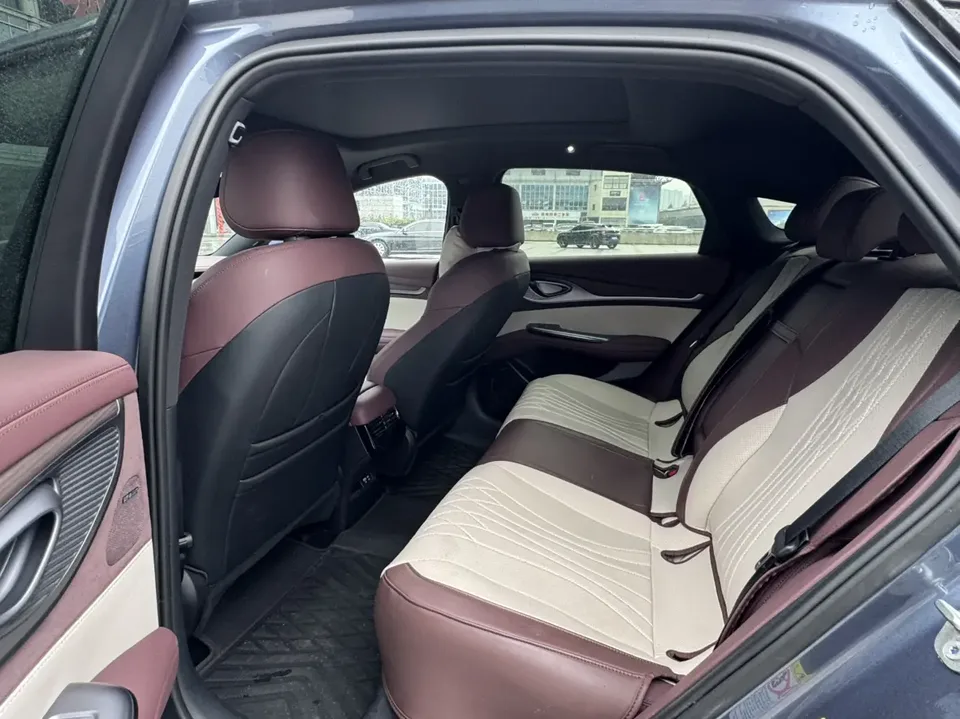 BYD Seal DM Honor Edition DM-i 1.5T 121KM Premium Edition 2024 — миниатюра 5