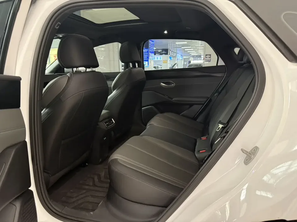 BYD Qin L EV 470km Leading Model 2025 — миниатюра 3